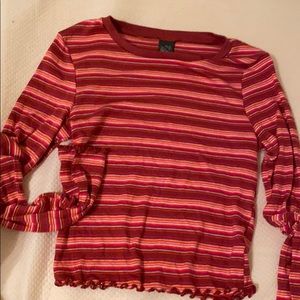 super cute stripped ruffled shirt